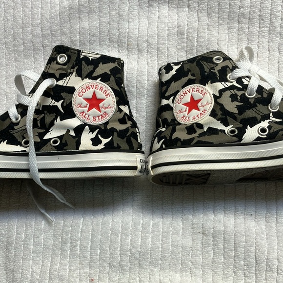 Converse AS Hi Sneaker Black White Shark Canvas kids Sharks Pattern 666888F - Picture 7 of 11